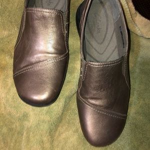 Clarks copper colored loafers 9.5W